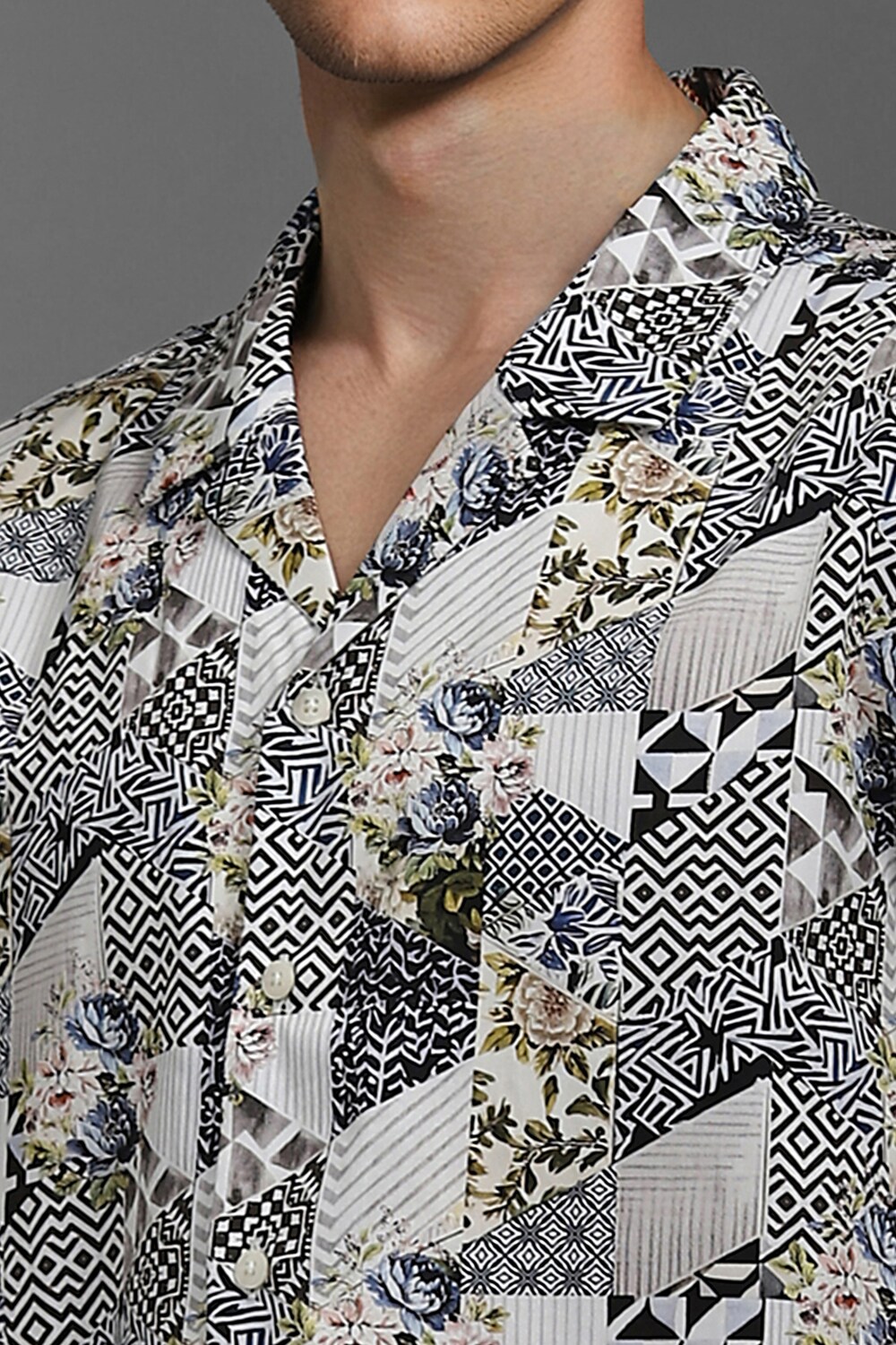 51453-men-white-slim-fit-print-half-sleeves-casual-shirt-white-1.jpg