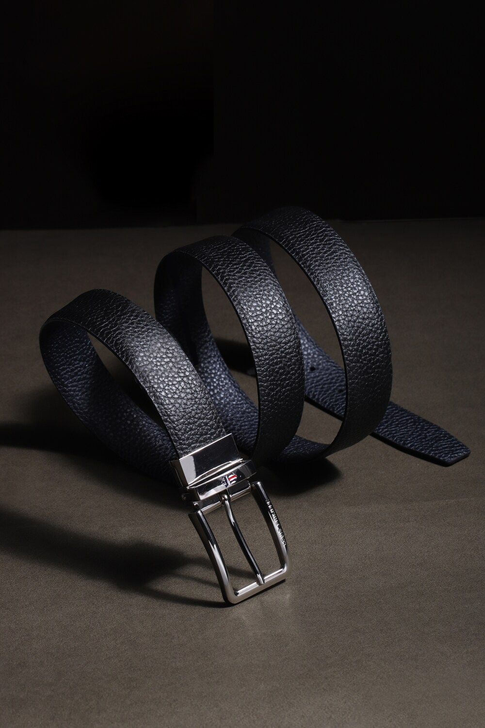 Men Black Textured Genuine Leather Formal Belt-Black