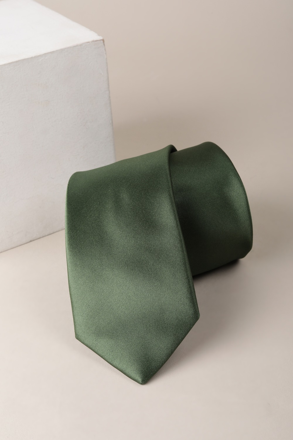 5208-men-green-solid-tie-green-1.jpg