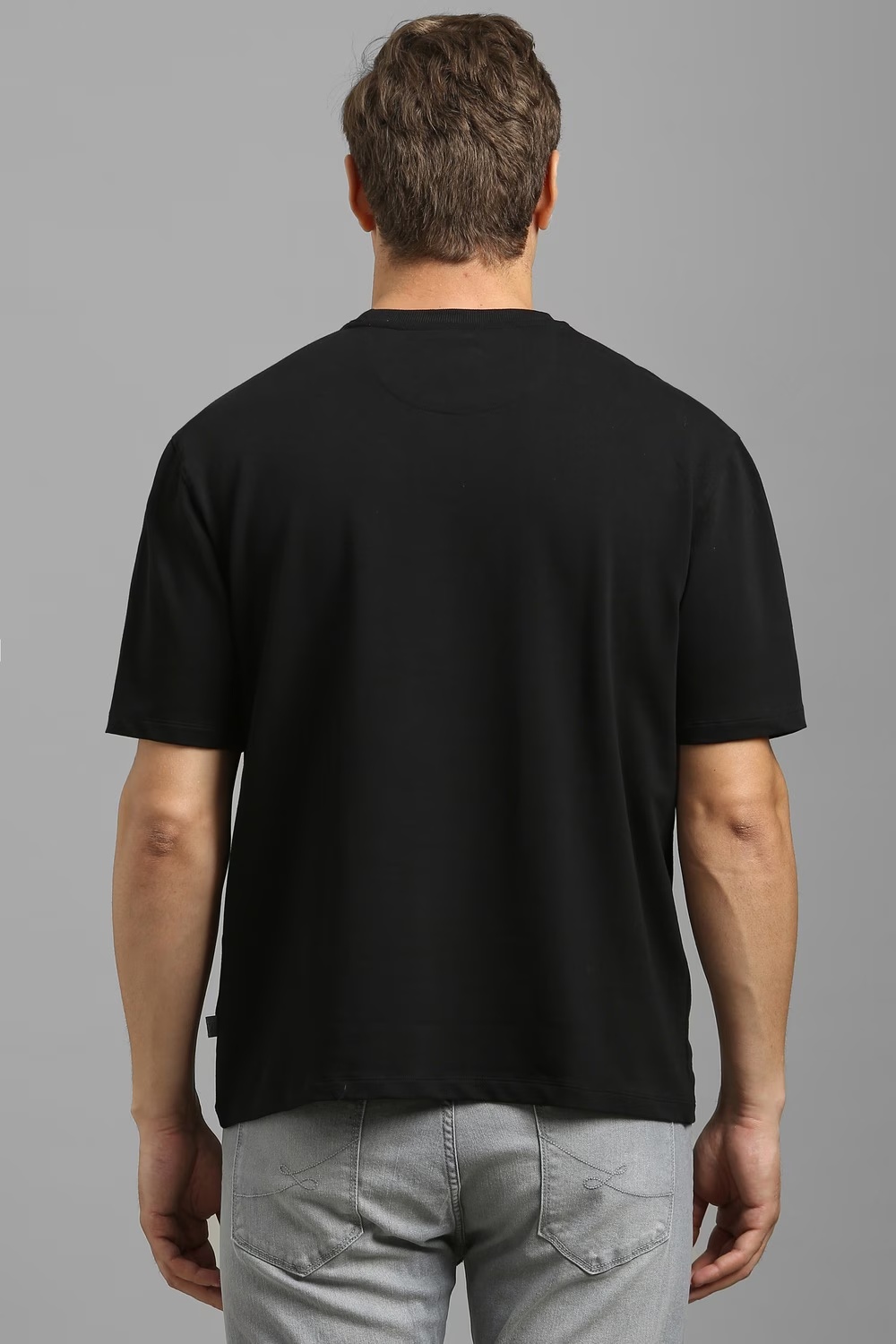 52108-men-black-textured-crew-neck-t-shirt-black-1.jpg