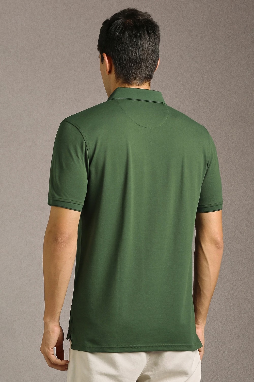 52125-men-green-solid-polo-neck-t-shirt-green-1.webp