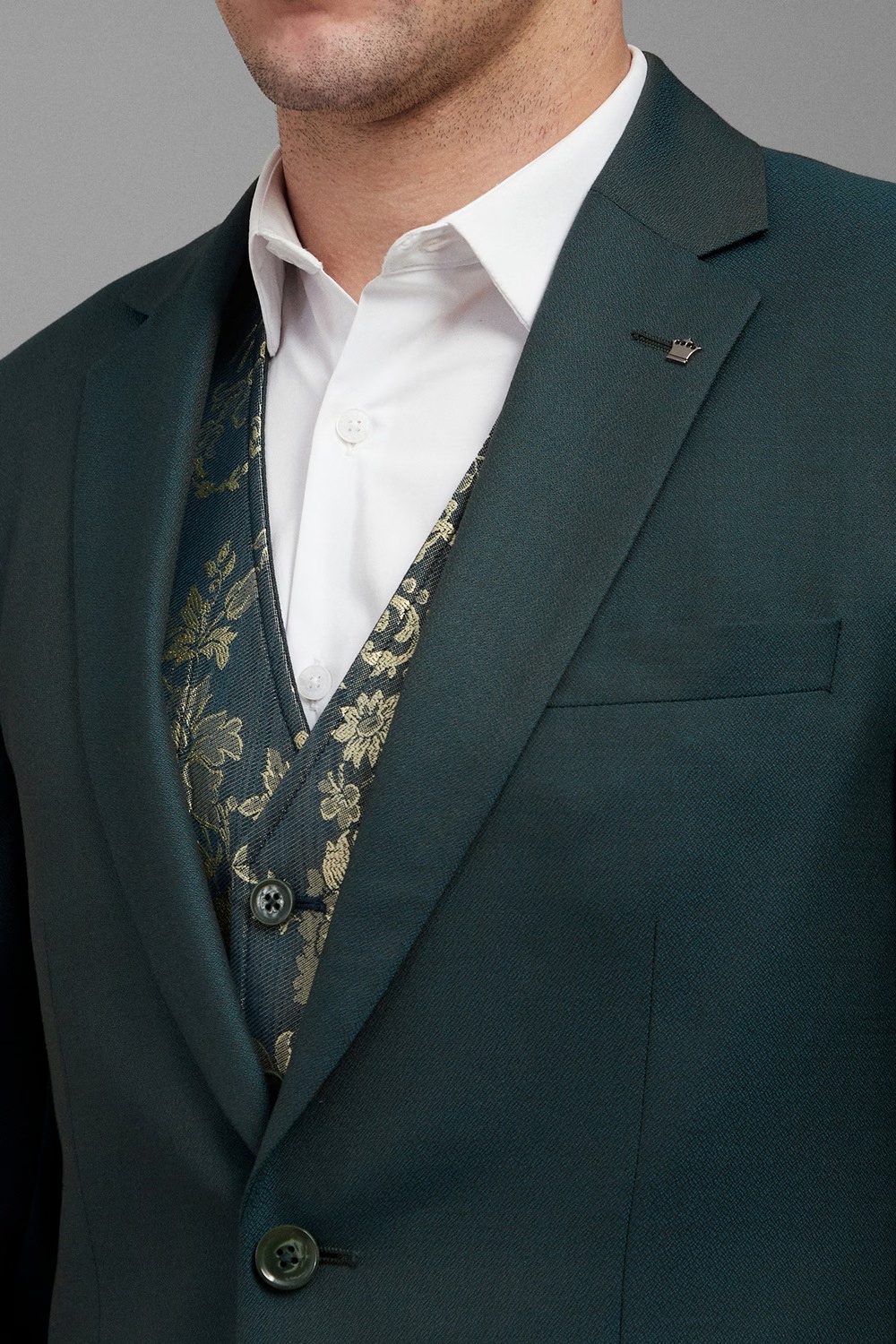 52305-men-green-regular-fit-textured-formal-three-piece-suit-green-1.jpg