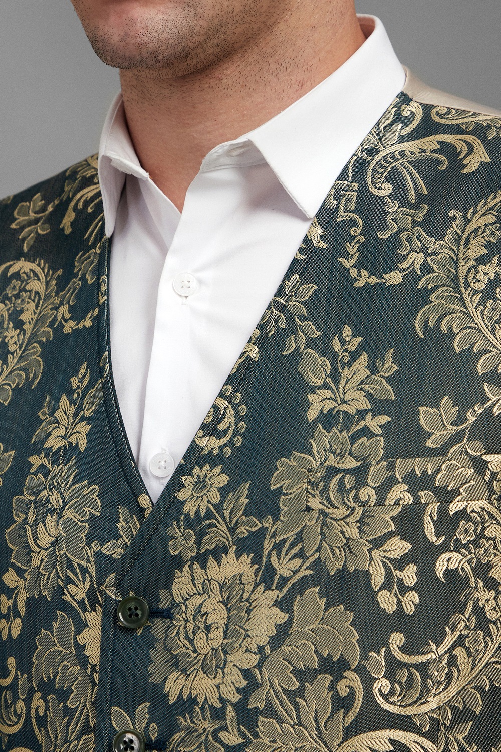 52305-men-green-regular-fit-textured-formal-three-piece-suit-green-1.jpg