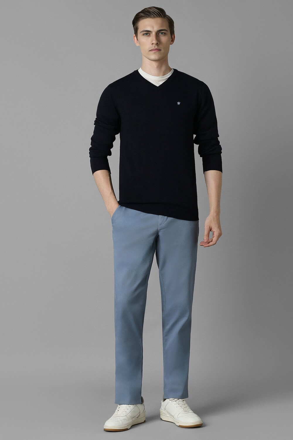 52607-men-navy-solid-v-neck-full-sleeves-sweater-navy-1.jpg