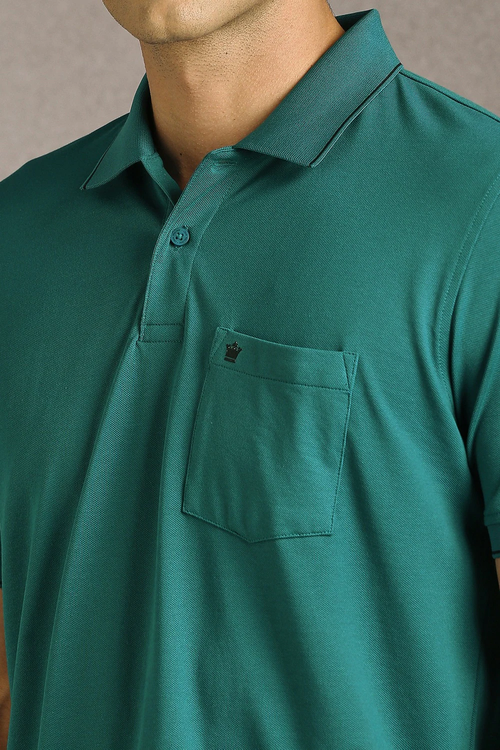 52787-men-green-solid-polo-neck-t-shirt-green-1.jpg