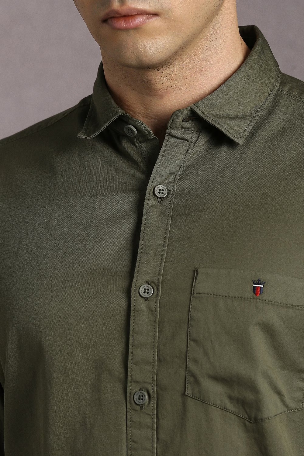 53810-men-olive-slim-fit-solid-full-sleeves-casual-shirt-olive-1.jpg