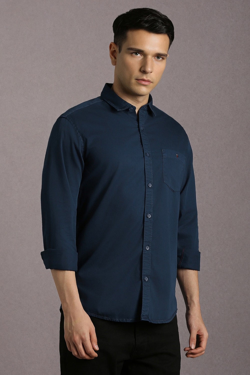 53914-men-navy-slim-fit-solid-full-sleeves-casual-shirt-navy-1.jpg