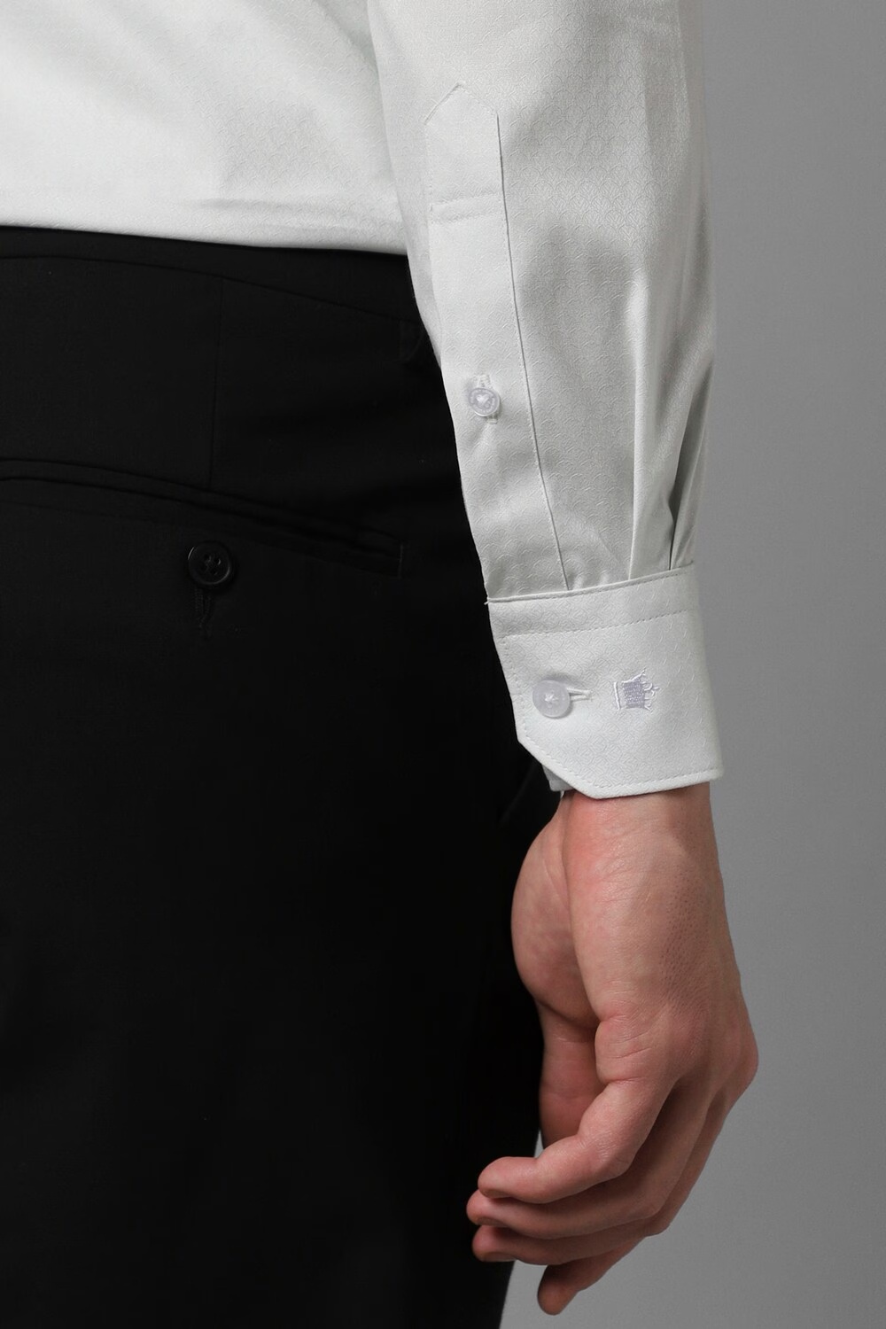 54561-men-grey-classic-fit-solid-full-sleeves-formal-shirt-grey-1.jpg