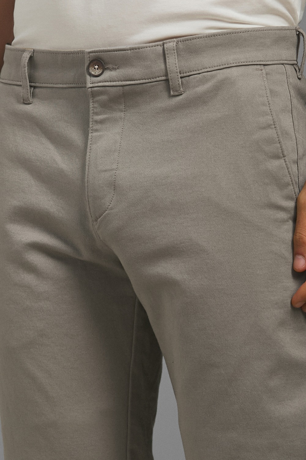 54626-men-grey-solid-flat-front-casual-trousers-grey-1.jpg