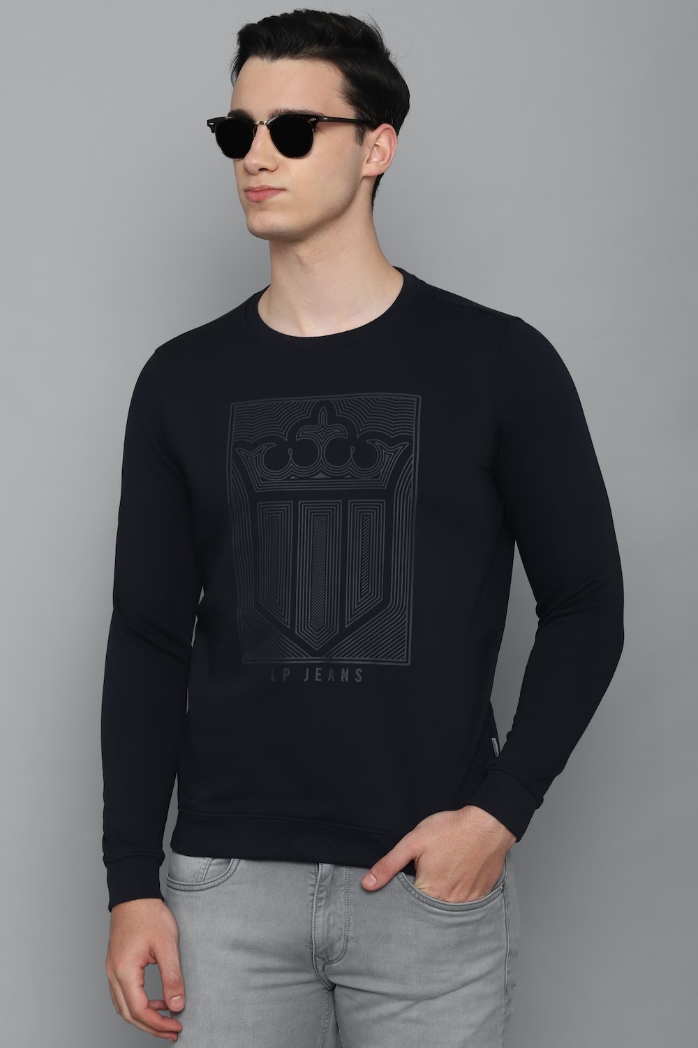 54855-men-casual-black-graphic-print-sweatshirt-black-1.jpg