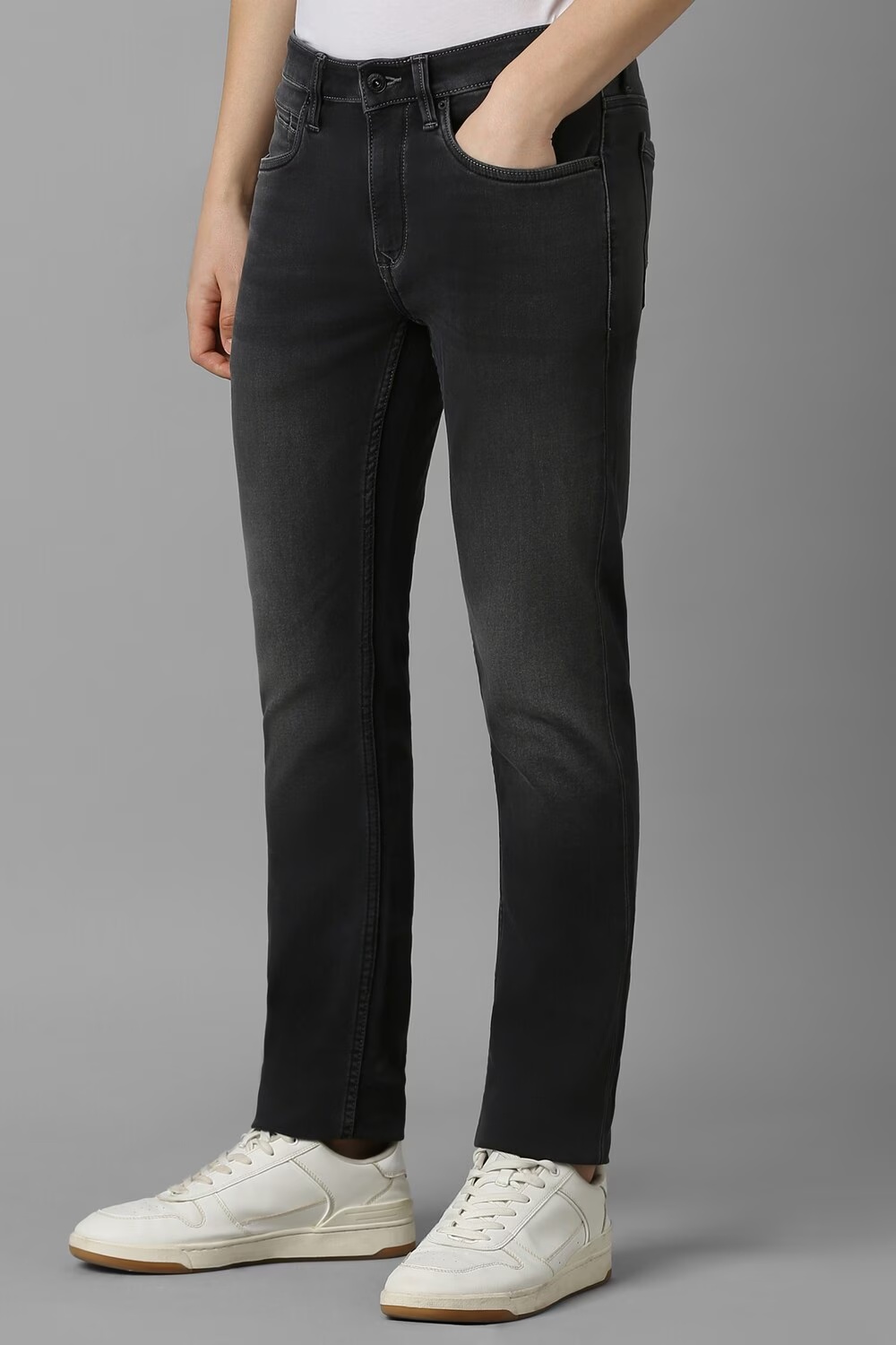 55987-men-black-dark-slim-fit-jeans-black-1.jpg