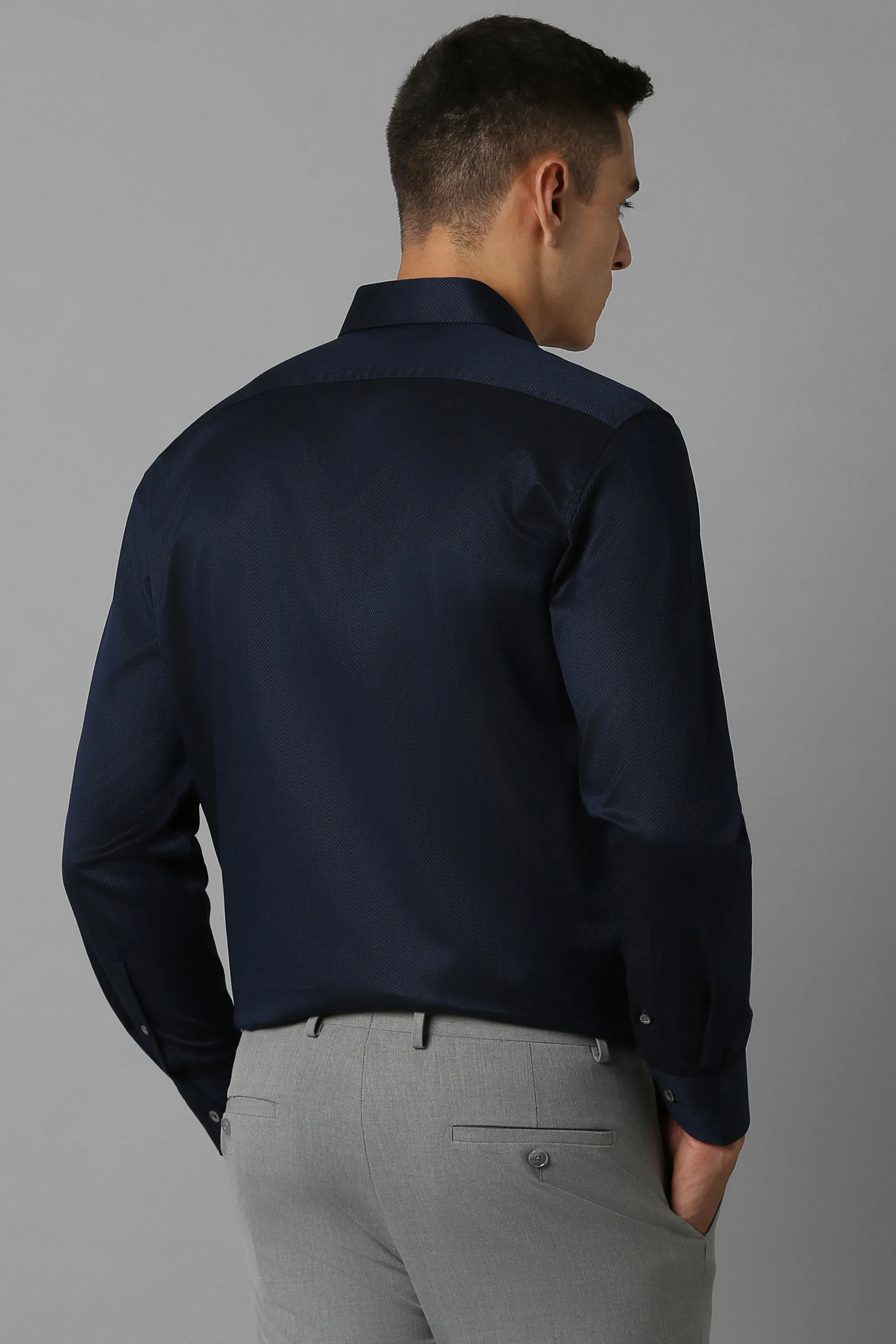 56854-men-navy-classic-fit-print-full-sleeves-formal-shirt-navy-1.webp