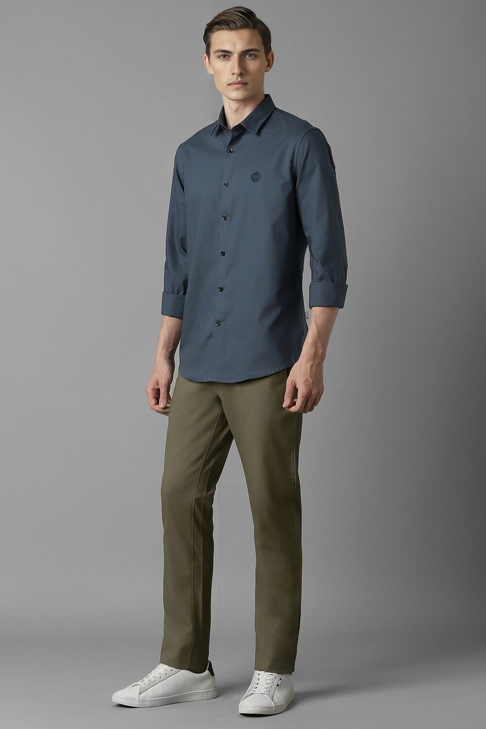 57562-men-navy-slim-fit-solid-full-sleeves-casual-shirt-navy-1.jpg