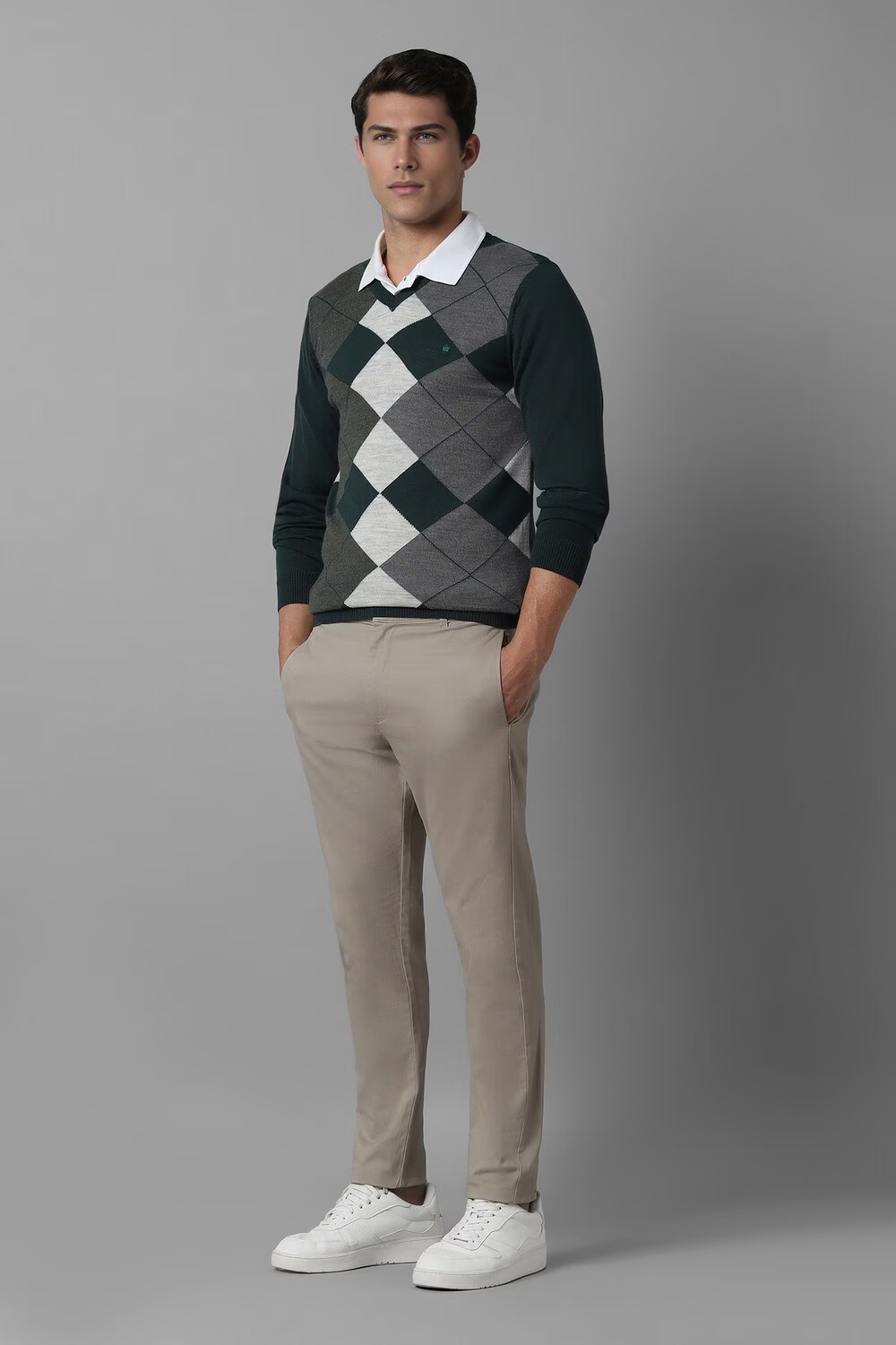 57593-men-green-argyle-v-neck-full-sleeves-sweater-green-1.jpg