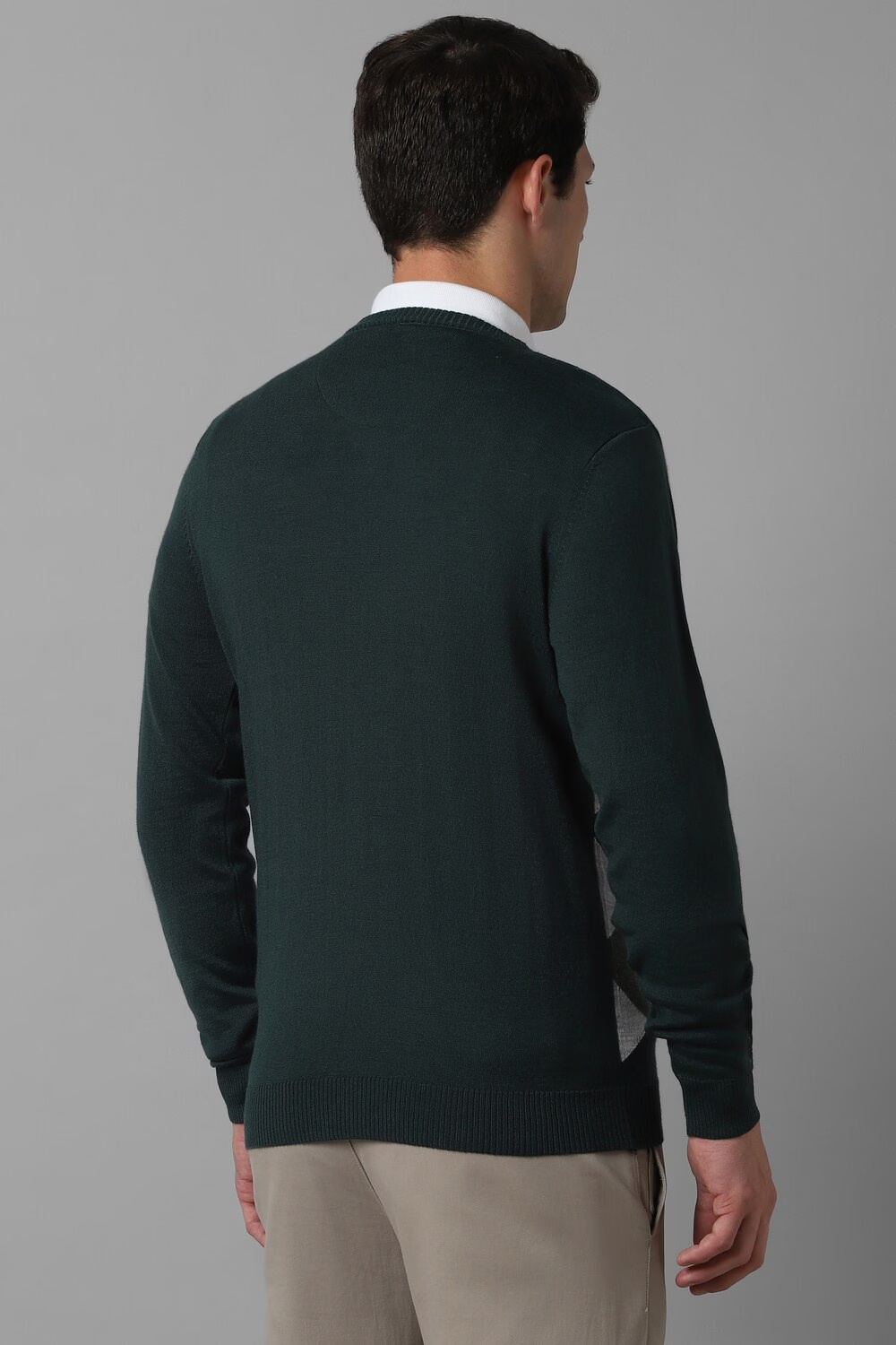 57593-men-green-argyle-v-neck-full-sleeves-sweater-green-1.jpg