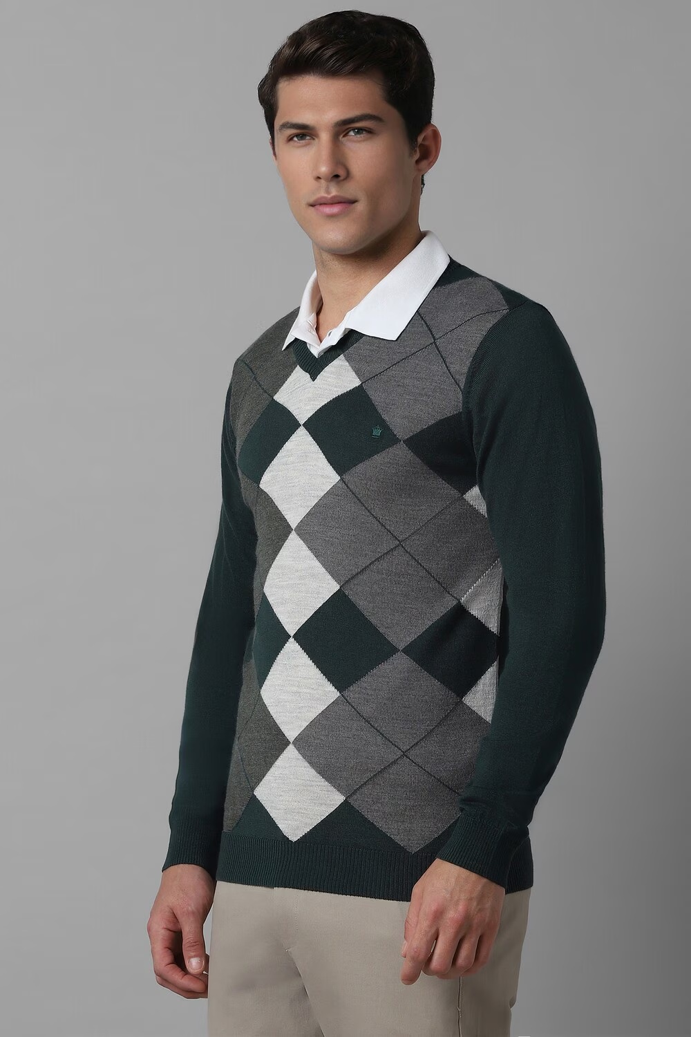 57593-men-green-argyle-v-neck-full-sleeves-sweater-green-1.jpg