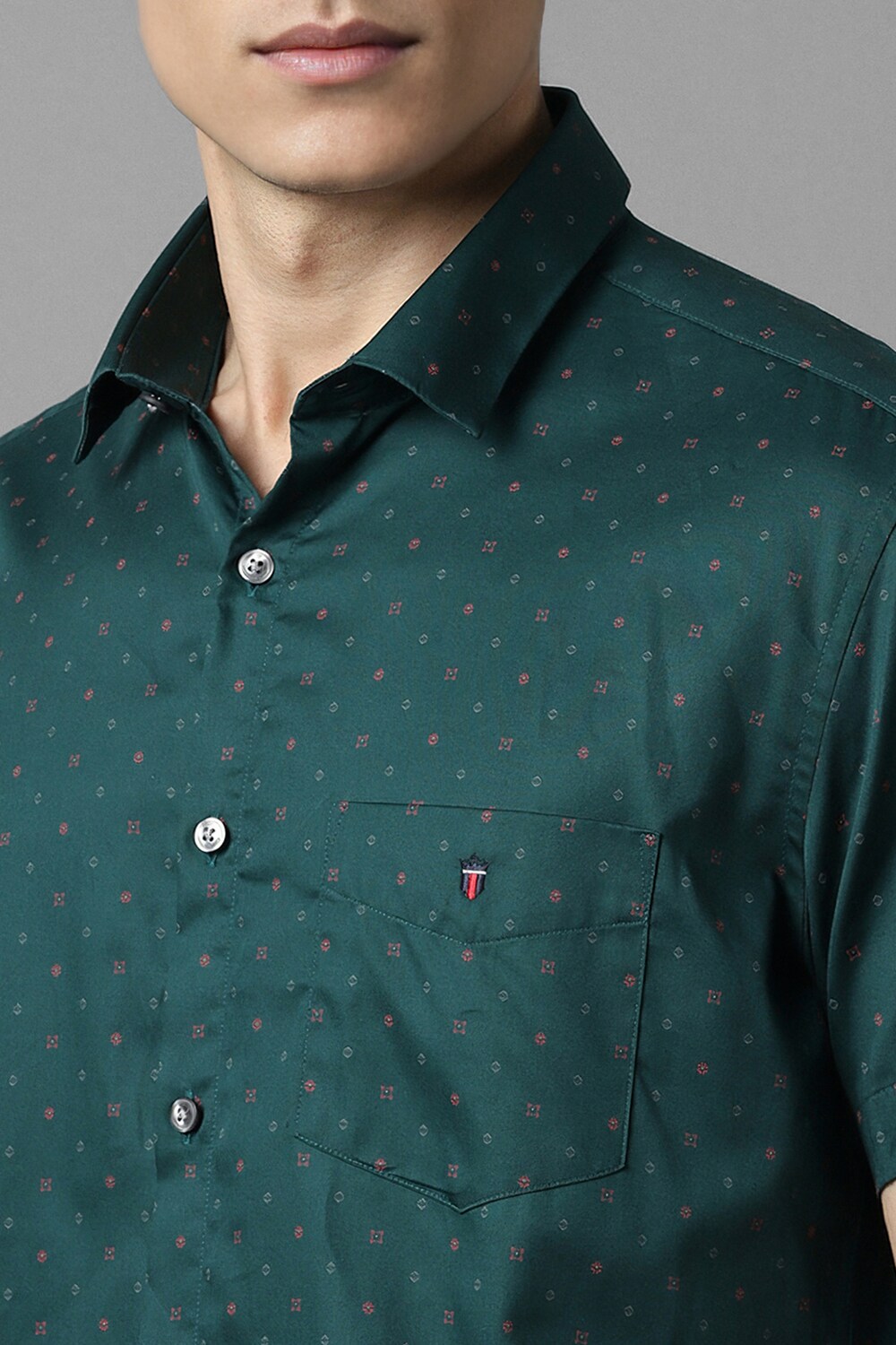 58135-men-green-slim-fit-print-half-sleeves-casual-shirt-green-1.jpg