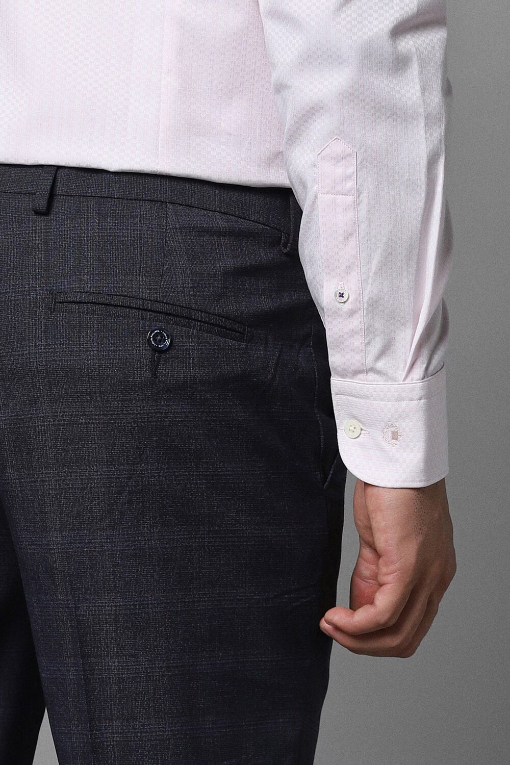 58222-men-pink-slim-fit-textured-full-sleeves-formal-shirt-pink-1.jpg