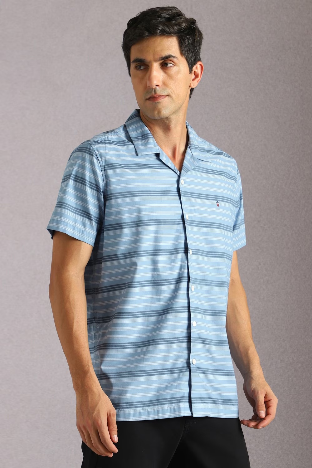 58858-men-light-blue-stripe-half-sleeves-casual-shirt-light-blue-1.jpg