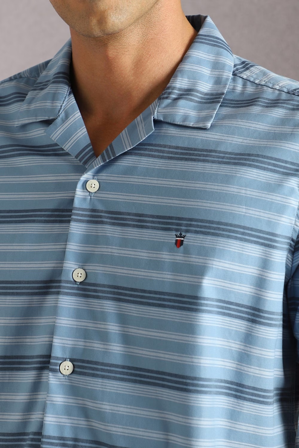 58858-men-light-blue-stripe-half-sleeves-casual-shirt-light-blue-1.jpg