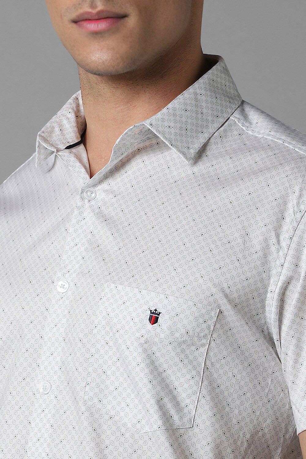 591-men-white-slim-fit-print-half-sleeves-casual-shirt-white-1.jpg