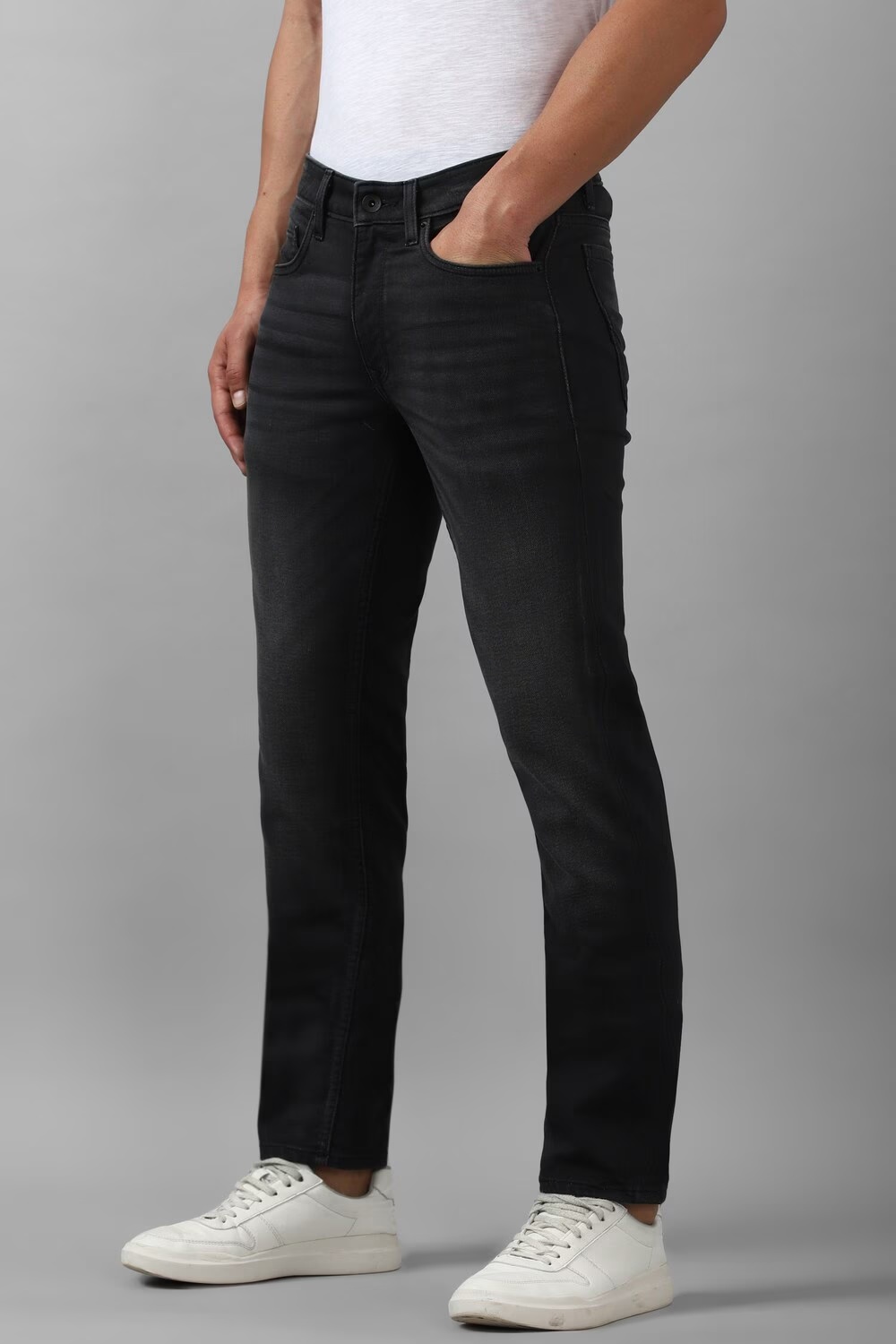 59648-men-black-dark-slim-fit-jeans-black-1.jpg
