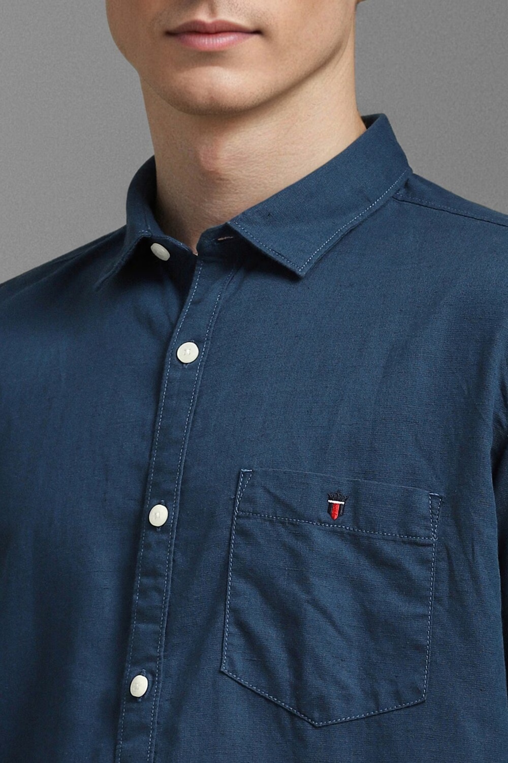 5978-men-navy-slim-fit-solid-full-sleeves-casual-shirt-navy-1.jpg