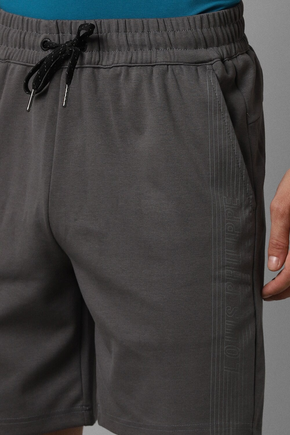 60444-men-grey-print-slim-fit-shorts-grey-1.jpg