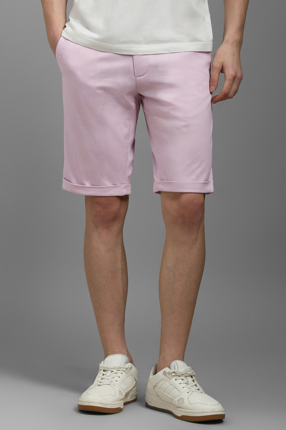 Men Lilac Solid Slim Fit Shorts-Lilac