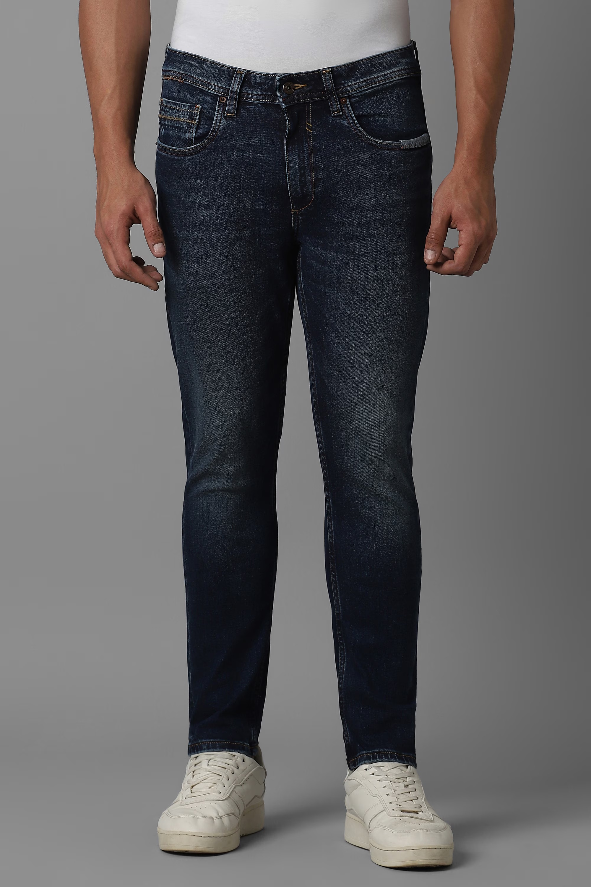 Men Navy Dark Smart Fit Jeans-Navy