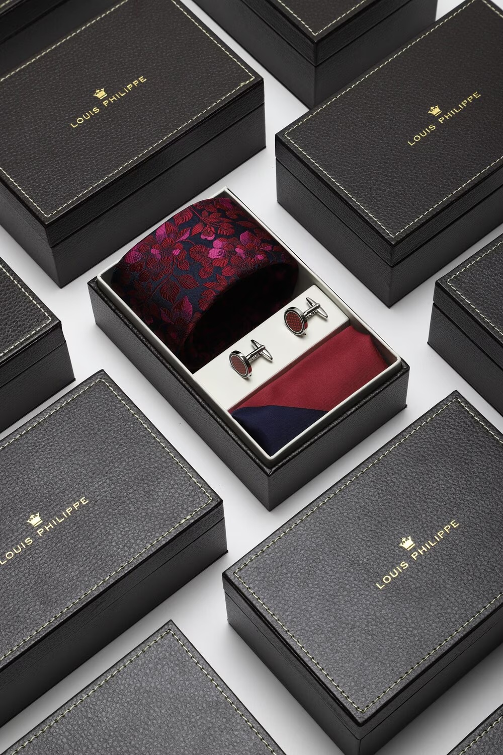 Men Maroon Print Tie Pocket Square And Cufflink-Maroon