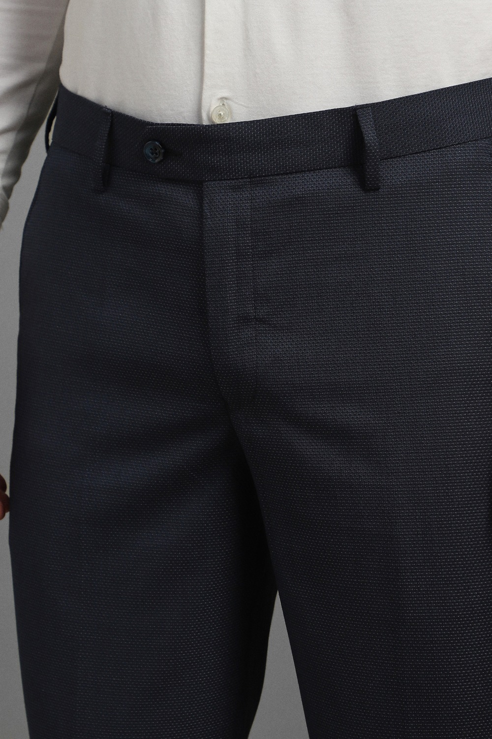 61469-men-grey-slim-fit-textured-formal-two-piece-suit-grey-1.jpg