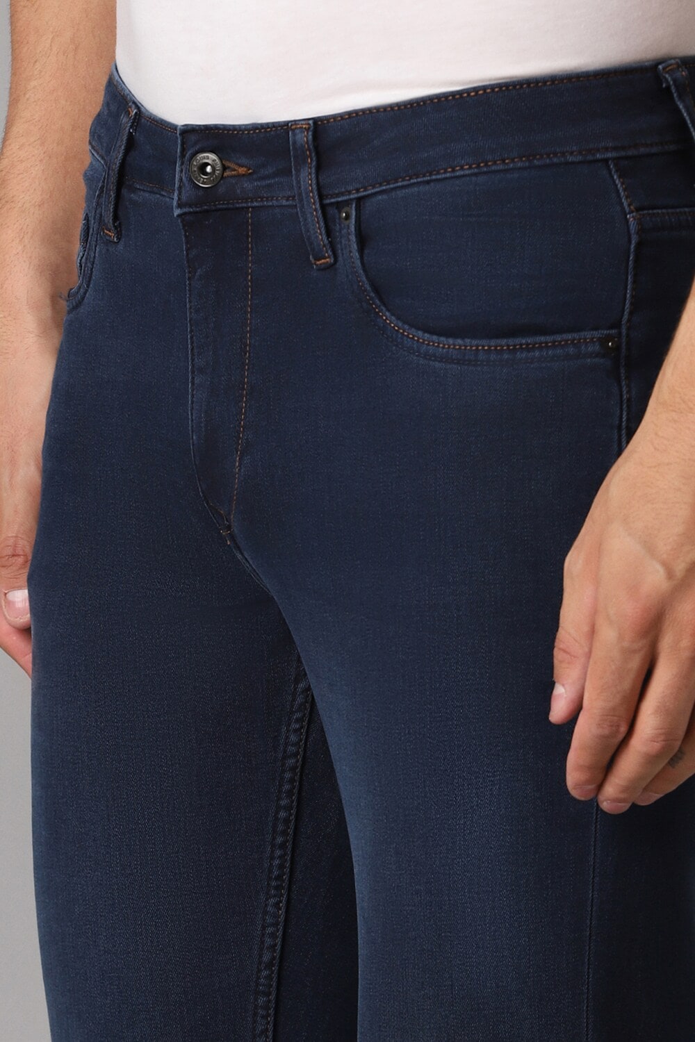 6219-men-navy-light-slim-fit-jeans-navy-1.jpg