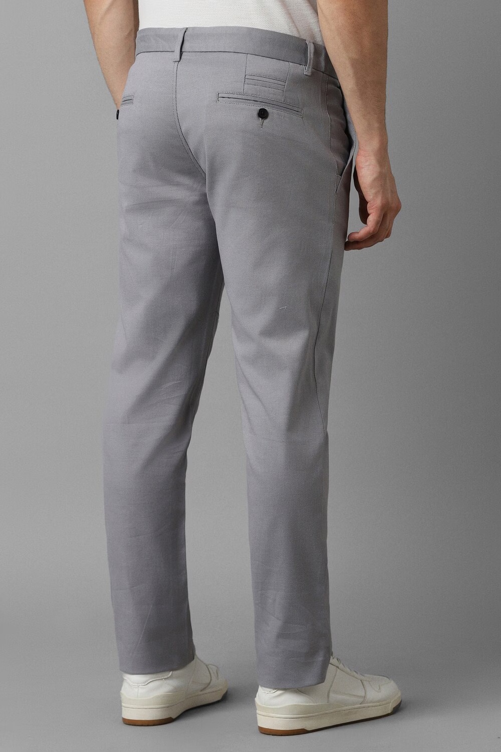 62277-men-grey-slim-fit-textured-flat-front-casual-trousers-grey-1.jpg