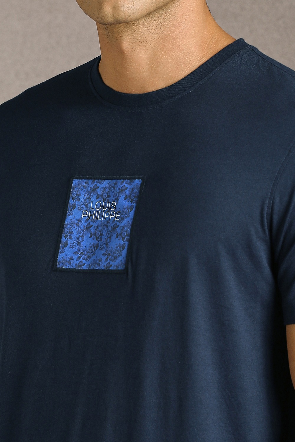 62457-men-navy-graphic-print-crew-neck-t-shirt-navy-1.webp