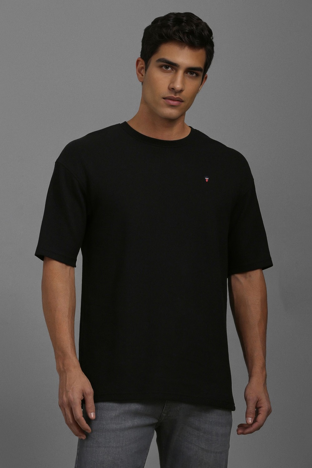 Men Black Solid Crew Neck T-shirt-Black