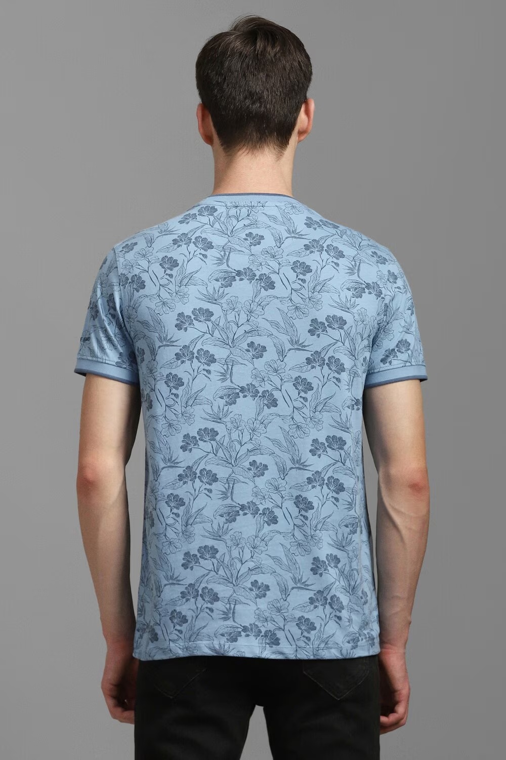 62624-men-light-blue-print-crew-neck-t-shirt-light-blue-1.jpg