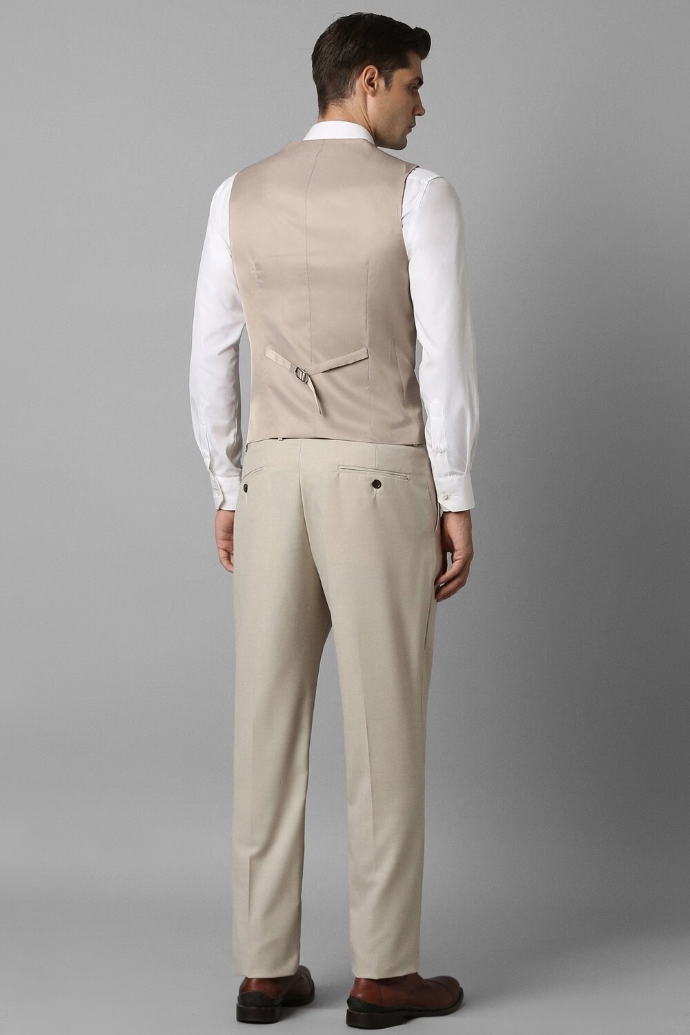 62822-men-beige-slim-fit-textured-formal-three-piece-suit-beige-1.jpg
