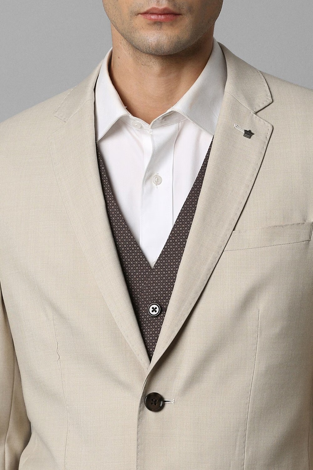 62822-men-beige-slim-fit-textured-formal-three-piece-suit-beige-1.jpg