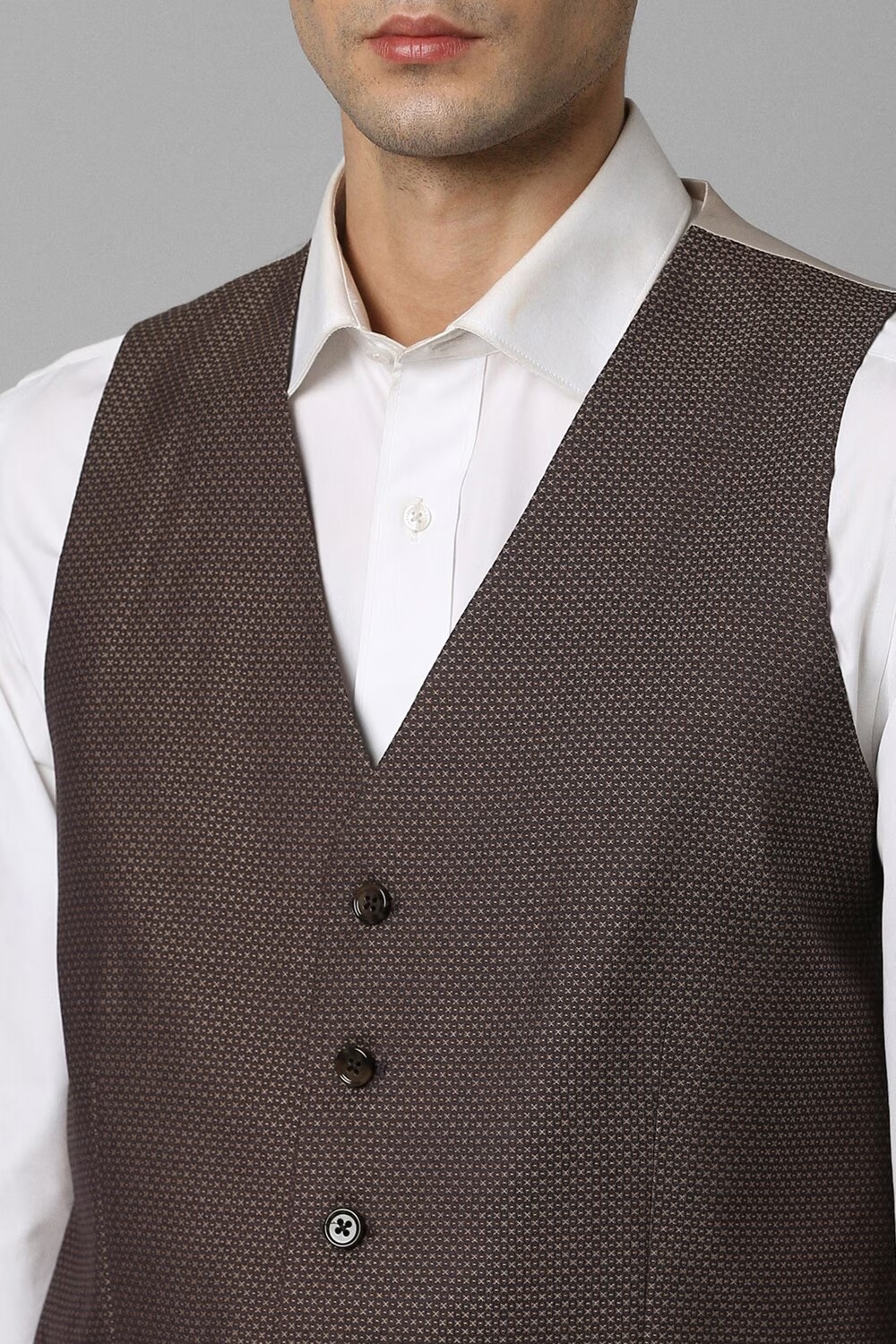 62822-men-beige-slim-fit-textured-formal-three-piece-suit-beige-1.jpg