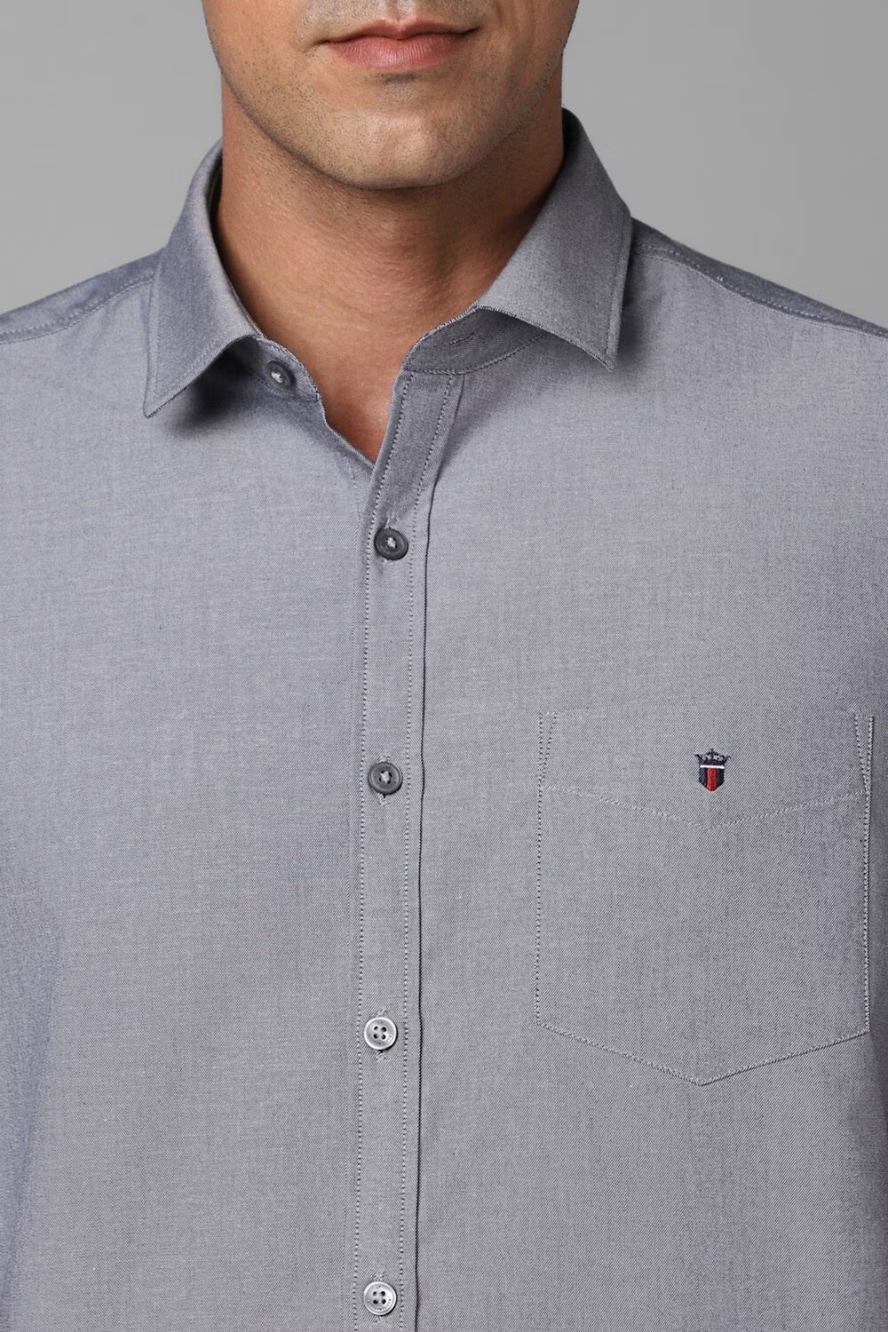 62963-men-grey-slim-fit-textured-full-sleeves-casual-shirt-grey-1.jpg