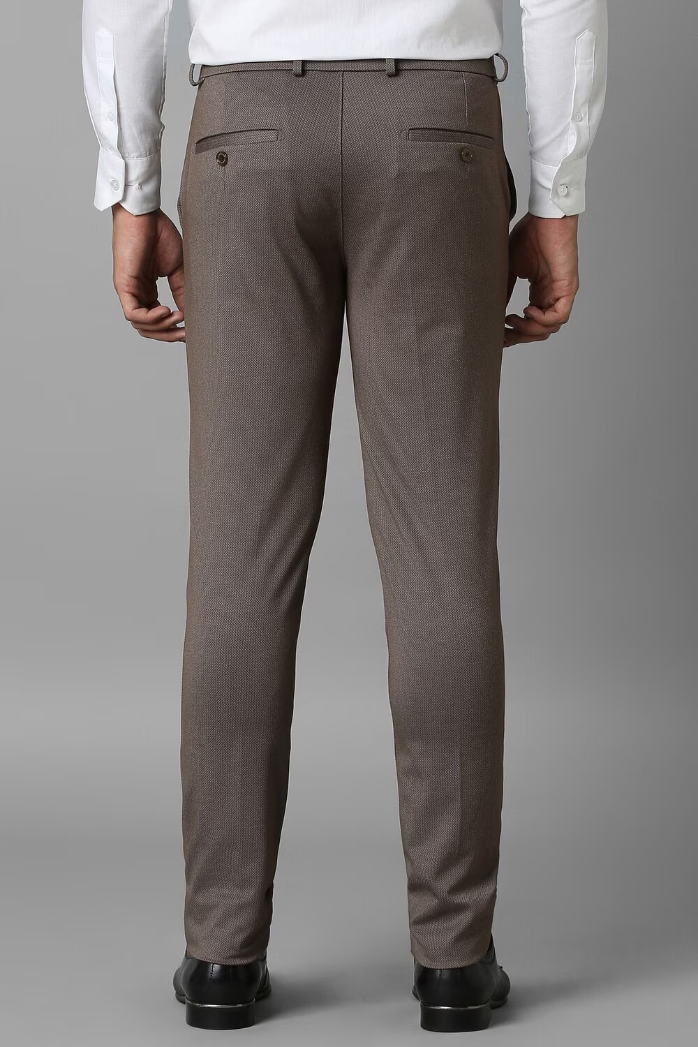 6344-men-brown-slim-fit-print-flat-front-casual-trousers-brown-1.jpg