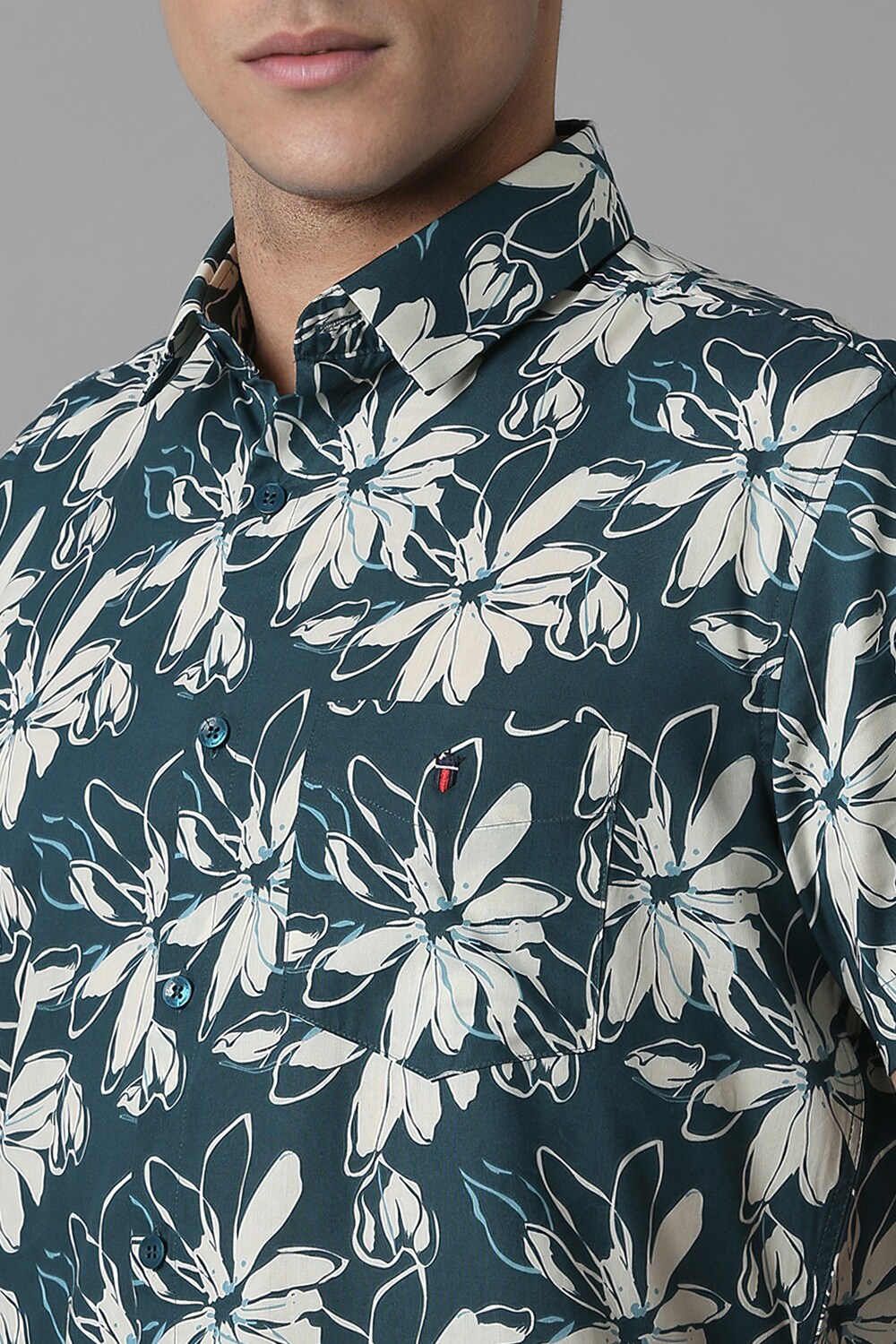 63553-men-green-slim-fit-print-half-sleeves-casual-shirt-green-1.jpg
