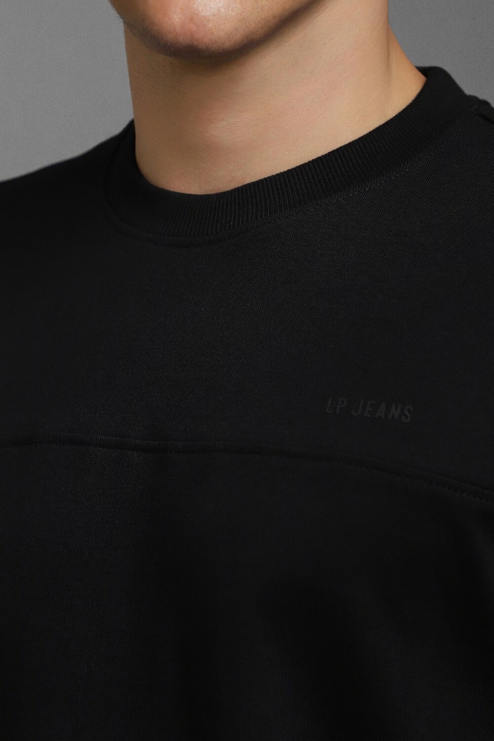 63613-men-casual-black-textured-sweatshirt-black-1.jpg