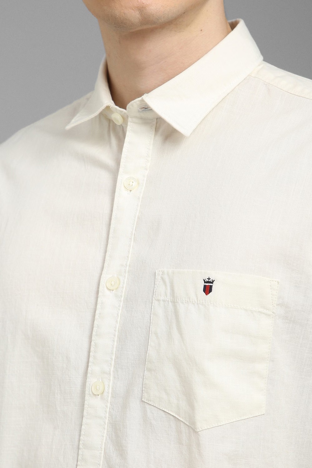 6418-men-white-slim-fit-solid-full-sleeves-casual-shirt-white-1.jpg