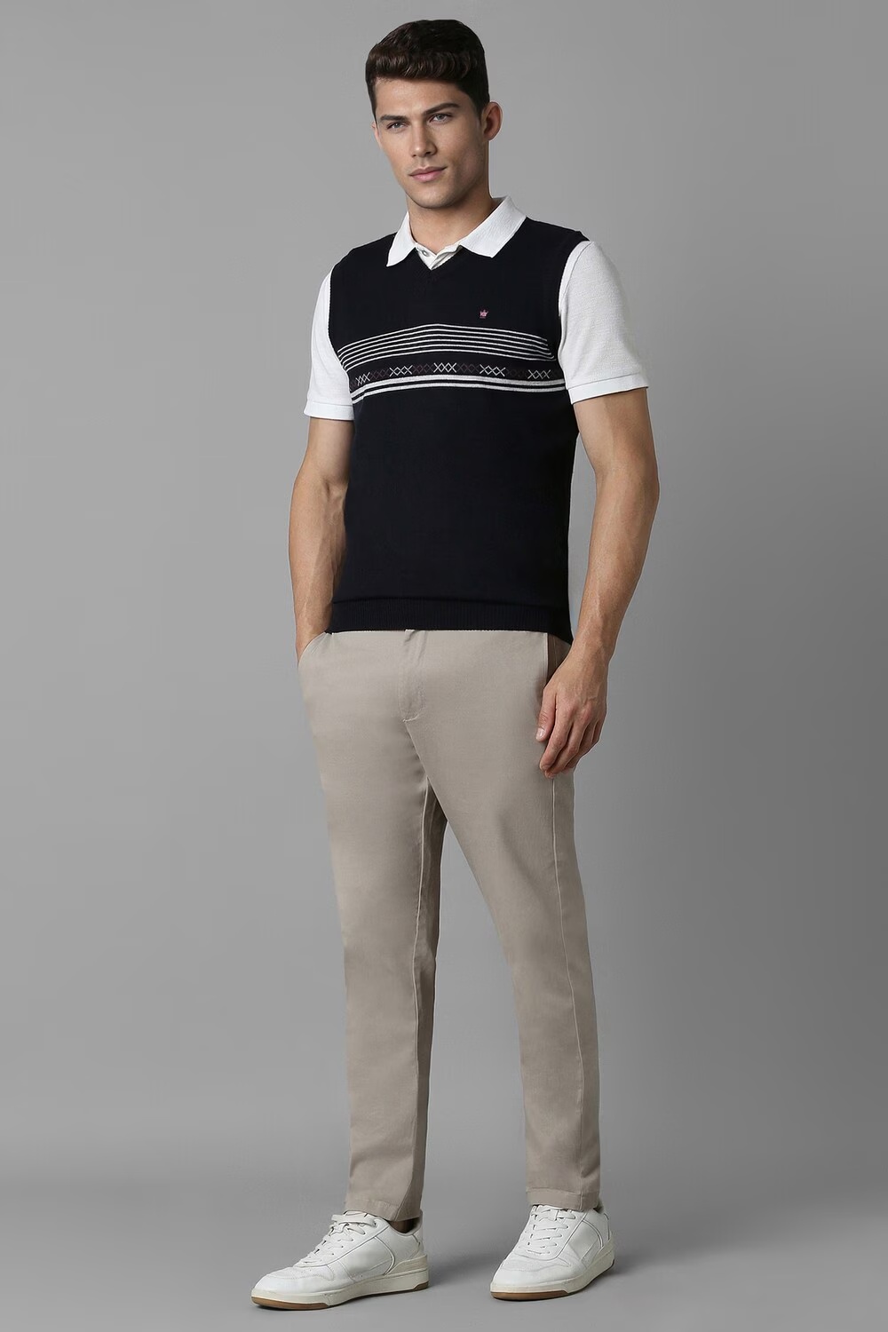 647-men-black-patterned-v-neck-sleeveless-sweater-black-1.jpg