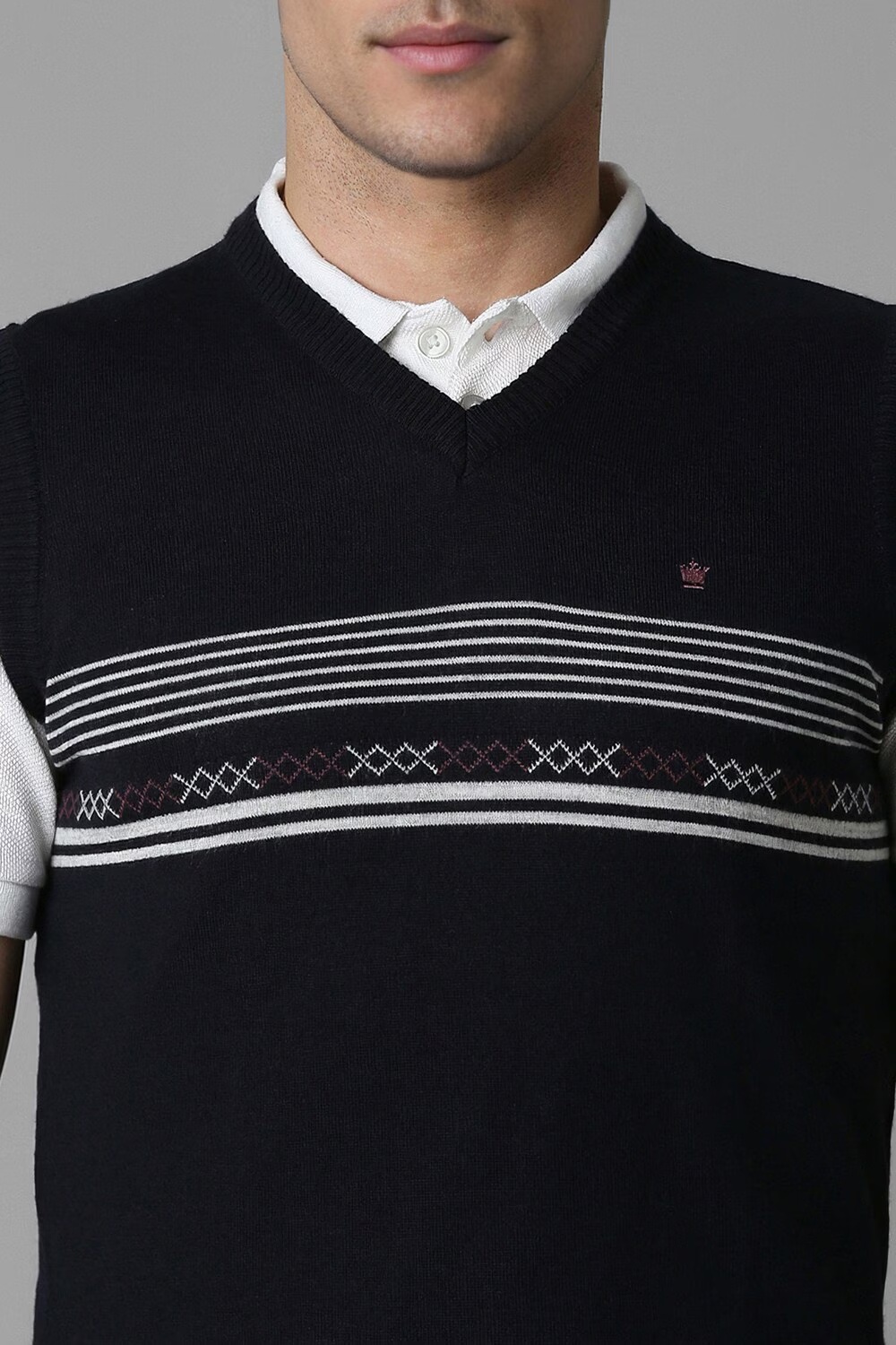 647-men-black-patterned-v-neck-sleeveless-sweater-black-1.jpg