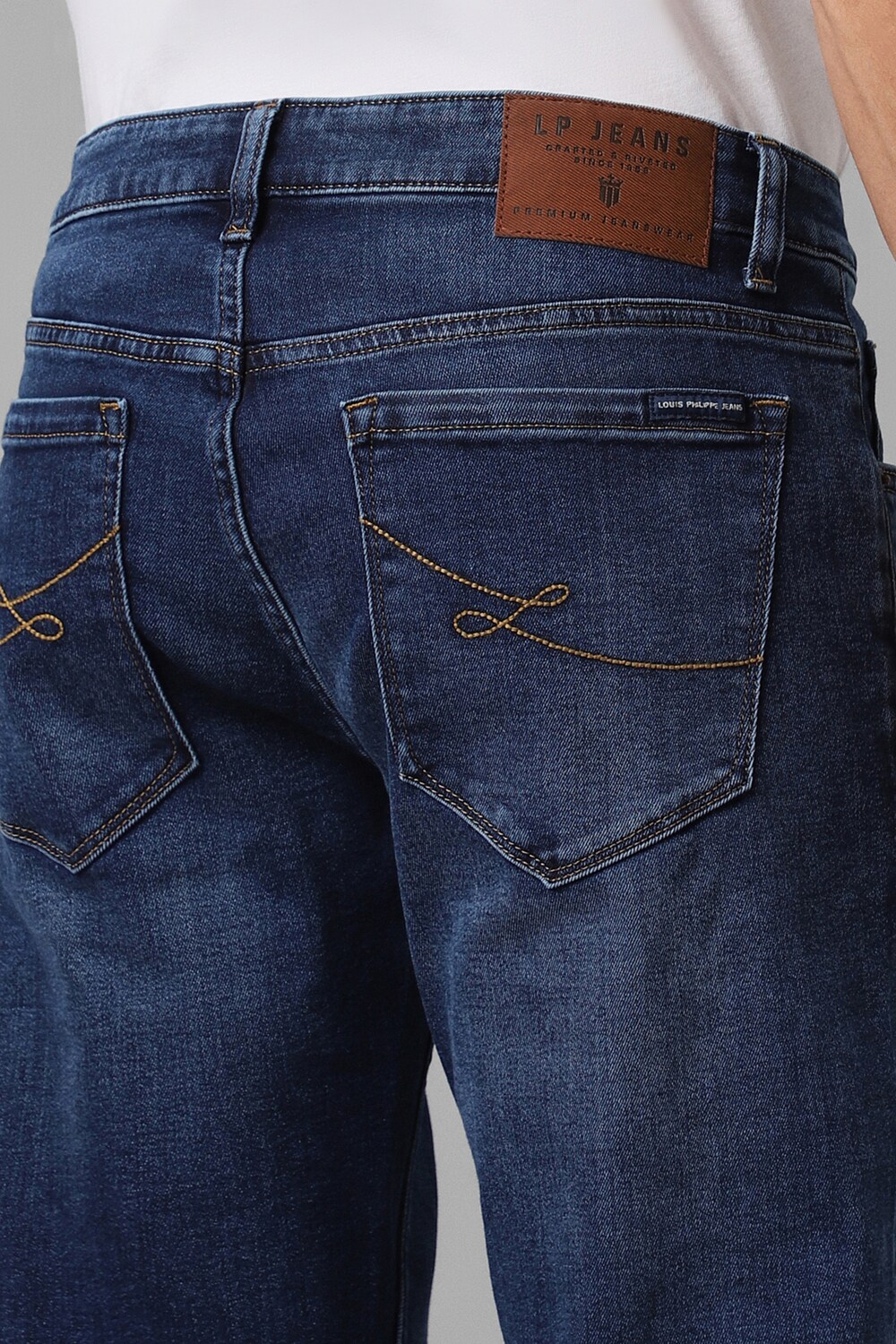 64730-men-navy-light-slim-fit-jeans-navy-1.jpg