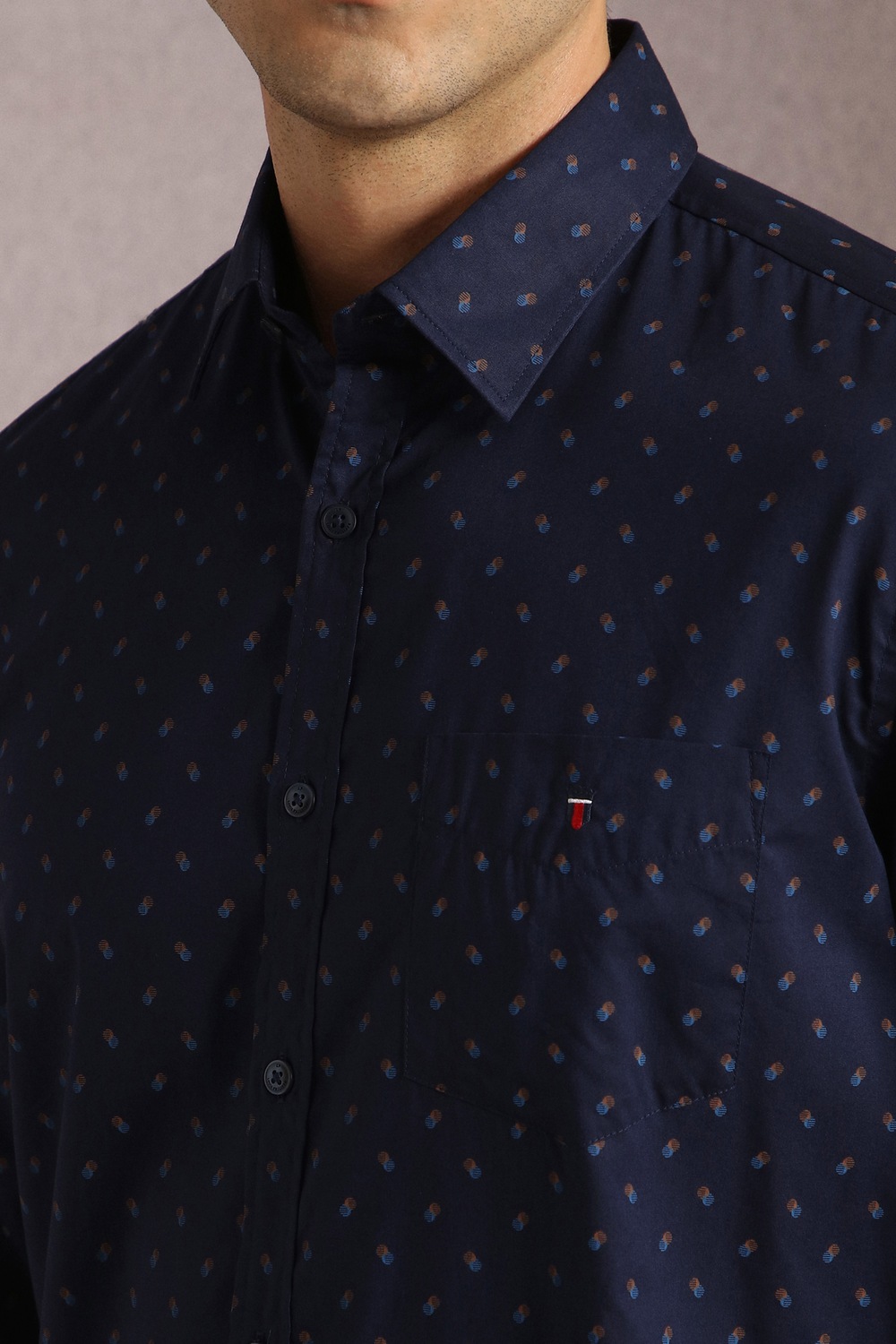 64806-men-navy-print-full-sleeves-casual-shirt-navy-1.jpg