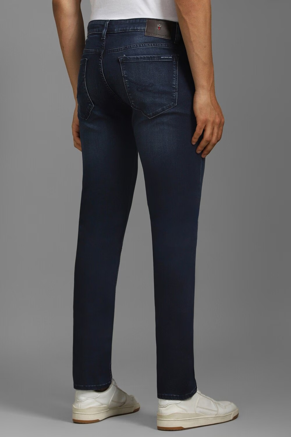 65135-men-navy-light-slim-fit-jeans-navy-1.jpg